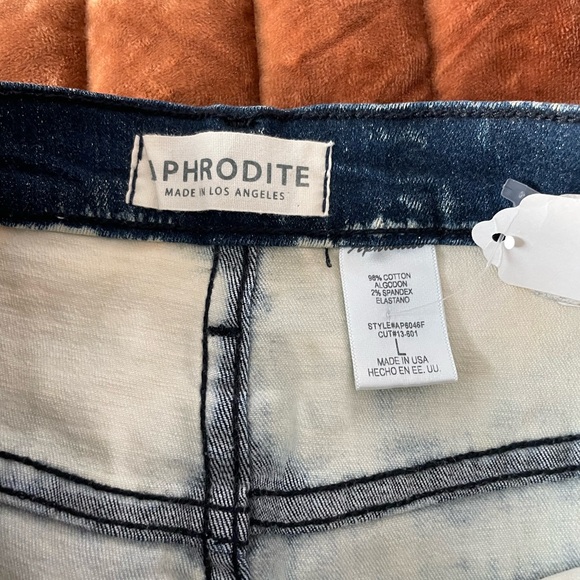 Aphrodite shorts - Picture 2 of 2